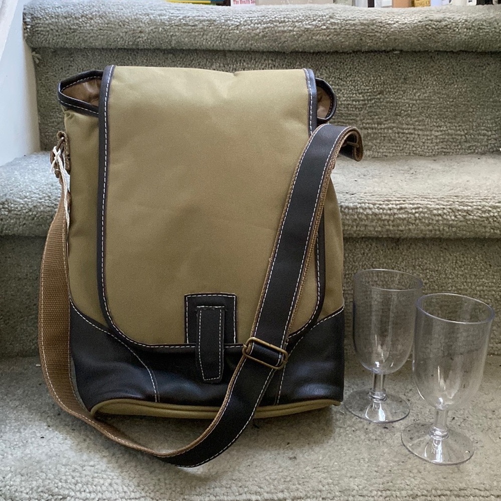 Wine Tote by Picnic Plus (TM)